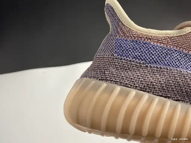 hype ADIDAS YECHER